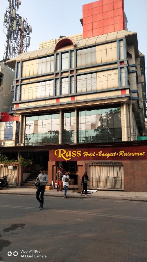 Rass Hotel Kanpur Exterior foto
